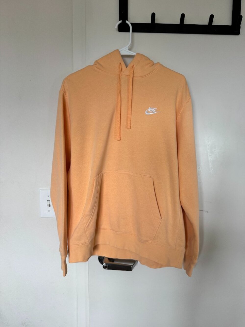 Nike Sportswear Club Fleece Hoodie Size M, Peach
